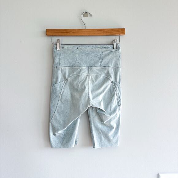 Lululemon Fast and Free Short 10" City Grit White Blue Fog - Picture 2 of 7